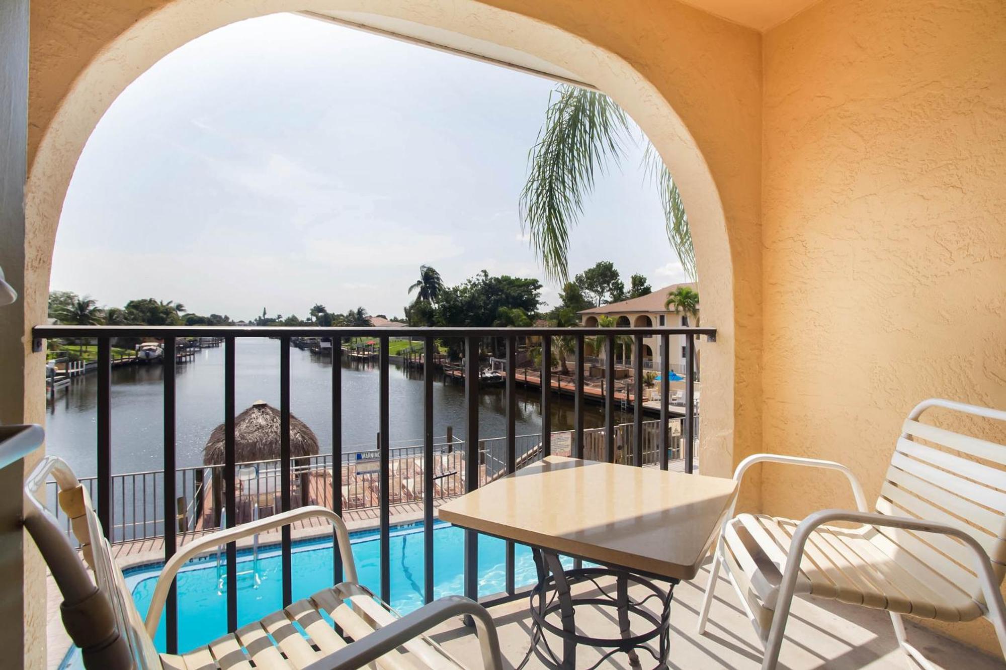 Oyo Waterfront Hotel- Cape Coral Fort Myers, Fl Exterior foto